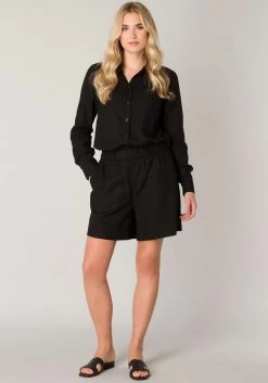 Base Level Short -Dames Winkel base level short 3