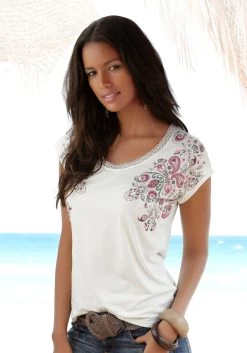 Beachtime Lang Shirt Met Grafische Print -Dames Winkel beachtime t shirt met fijne kant bij de hals beige