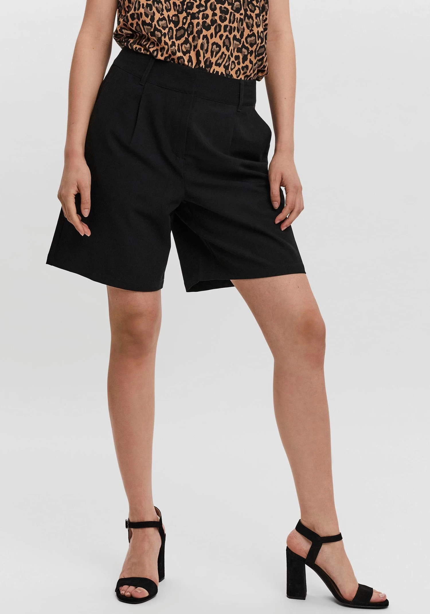 Vero Moda Short VMZELDA HW LOOSE SHORTS NOOS 5 Vero Moda Short VMZELDA HW LOOSE SHORTS NOOS - Image 5